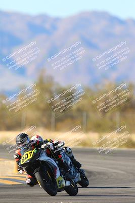 media/Jan-10-2025-CVMA Friday Practice (Fri) [[489e0da257]]/Group 4 and Trackday/Session 5 (Turn 7)/